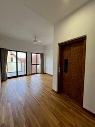 Holland Link (D10), Terrace #467348181
